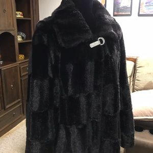 ❄️ Faux fur coat 🧥 for ladies